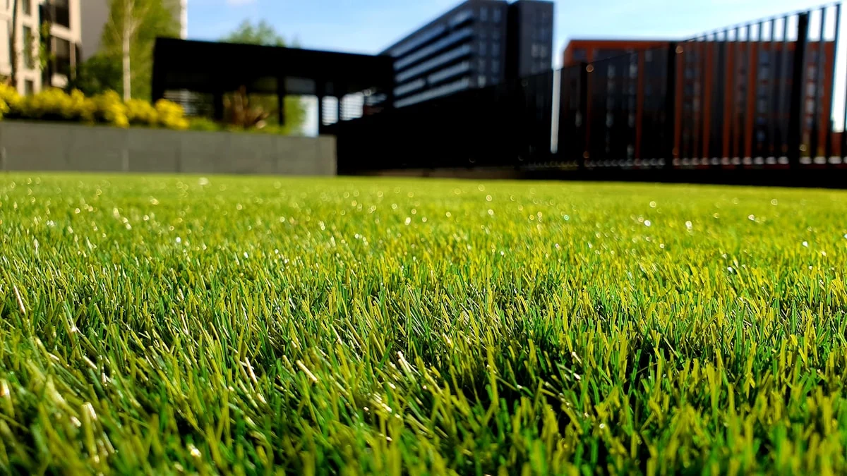 Giardino Senza Fili: I 10 Migliori Decespugliatori a Batteria del 2026 per Ogni Esigenza e Budget